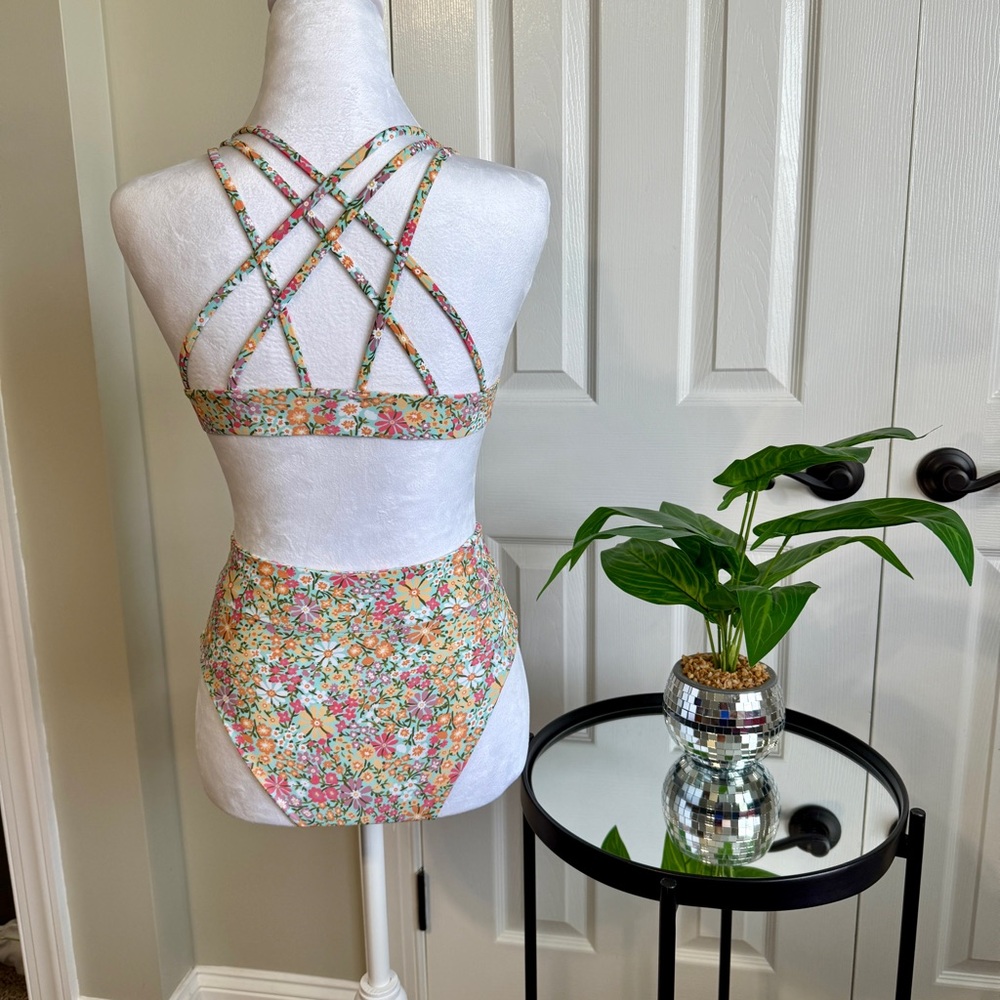 Kulani Kinis Zali Floral High Waist Bikini - Picture 12 of 16